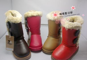 正品咪妮猫儿童雪地靴 可爱纽扣设计，打造冬日时尚保暖之选